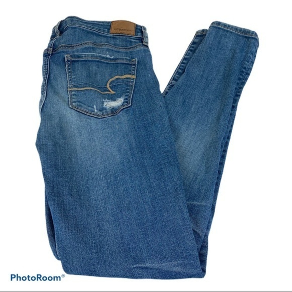 AMERICAN EAGLE DISTRESSED JEANS
